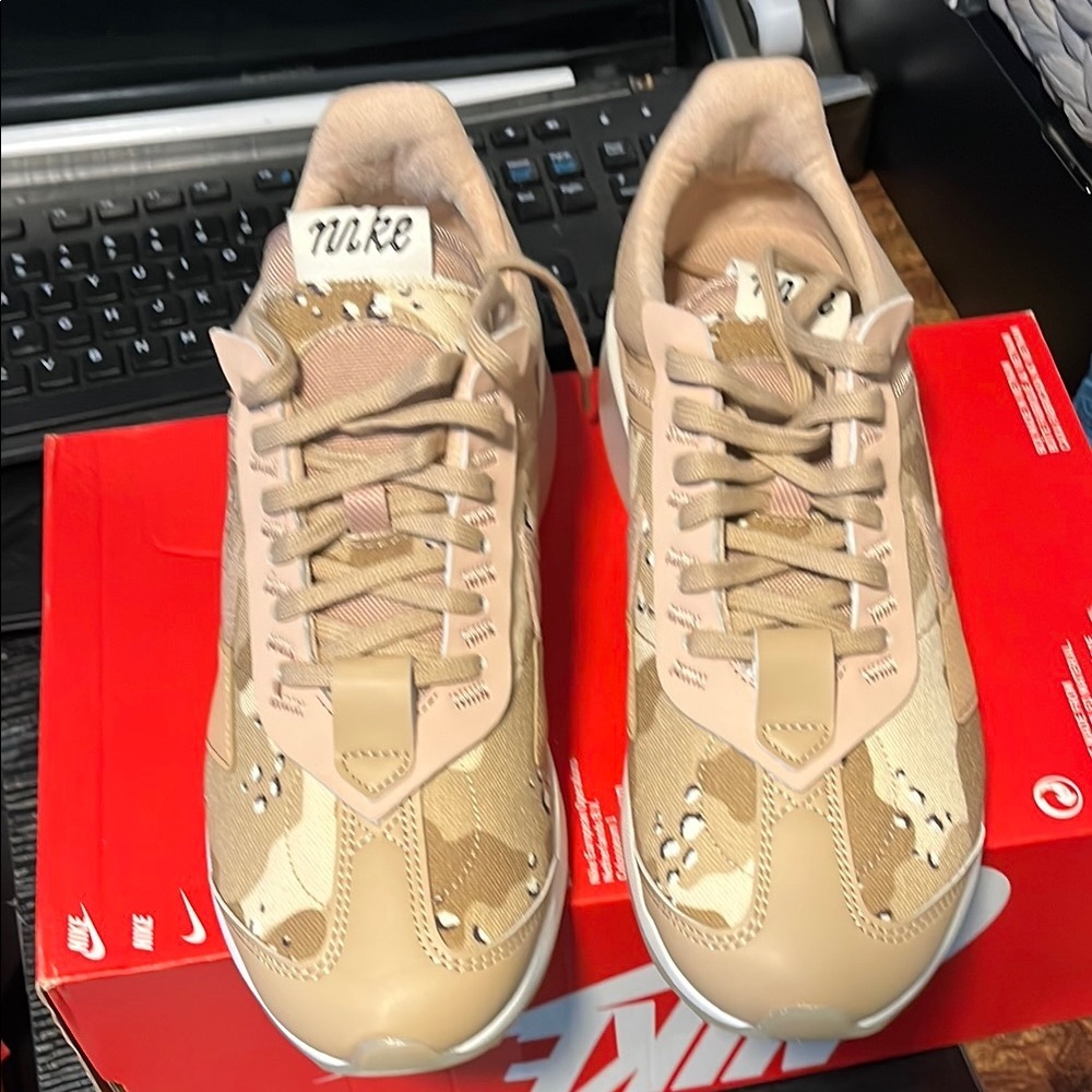 Nike Air Max Pre-Day SE Desert Camo in Light Pink and Sail Women's Size 9 - Picture 2 of 6